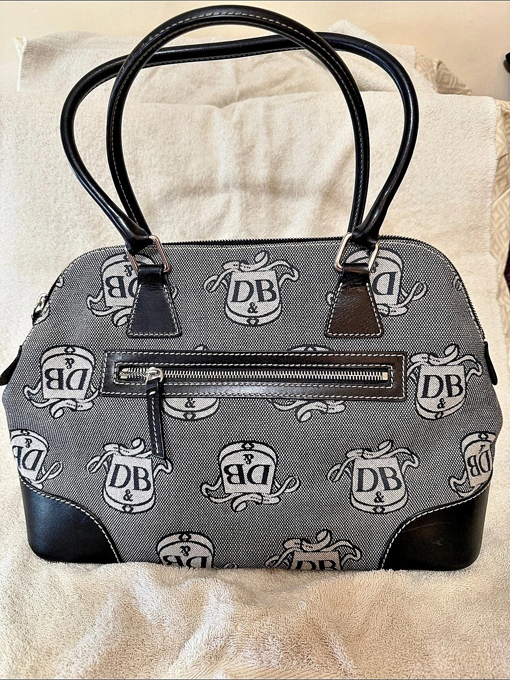 Authentic Dooney & Bourke Donegal Crest Domed Satchel Tote Black & White